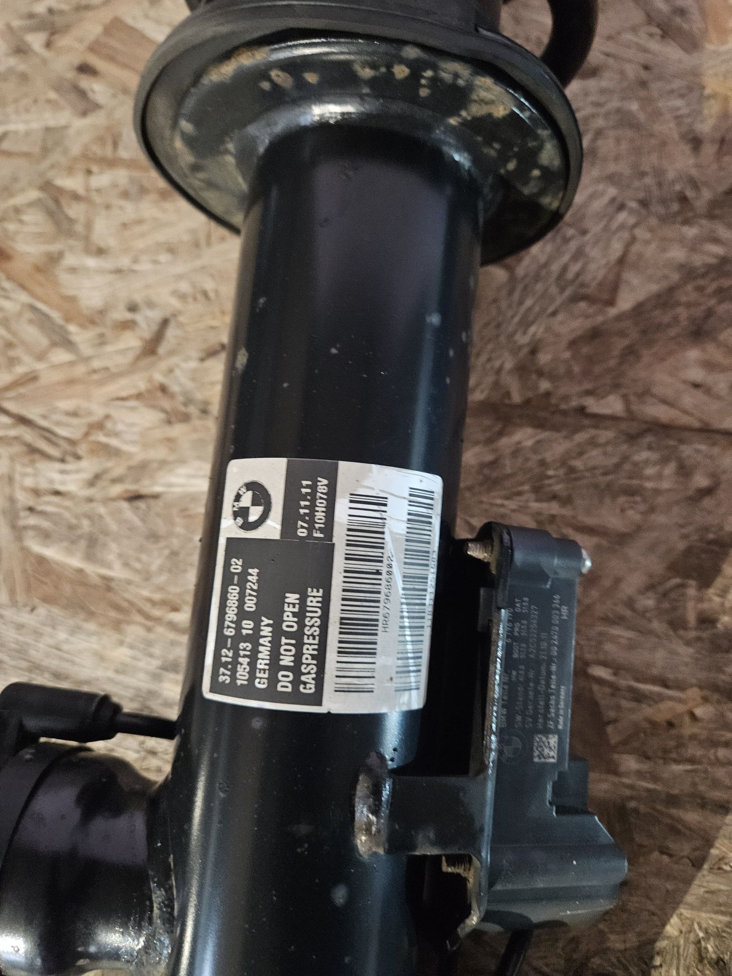 Amortizor electric dreapta spate BMW Seria 5 F10 EDC cod 6796860