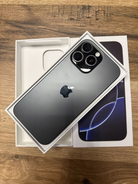 2 x iPhone 16 Pro Max