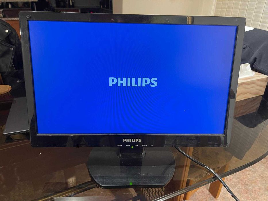 Монитор Philips 19 инча