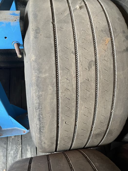 Гуми за ремарке мега с джанти