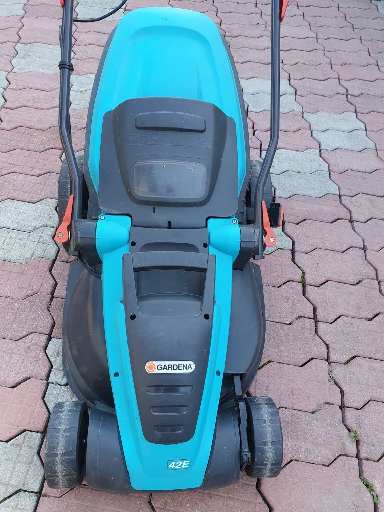 Mașină de tuns iarbă Gardena Powermax E 42