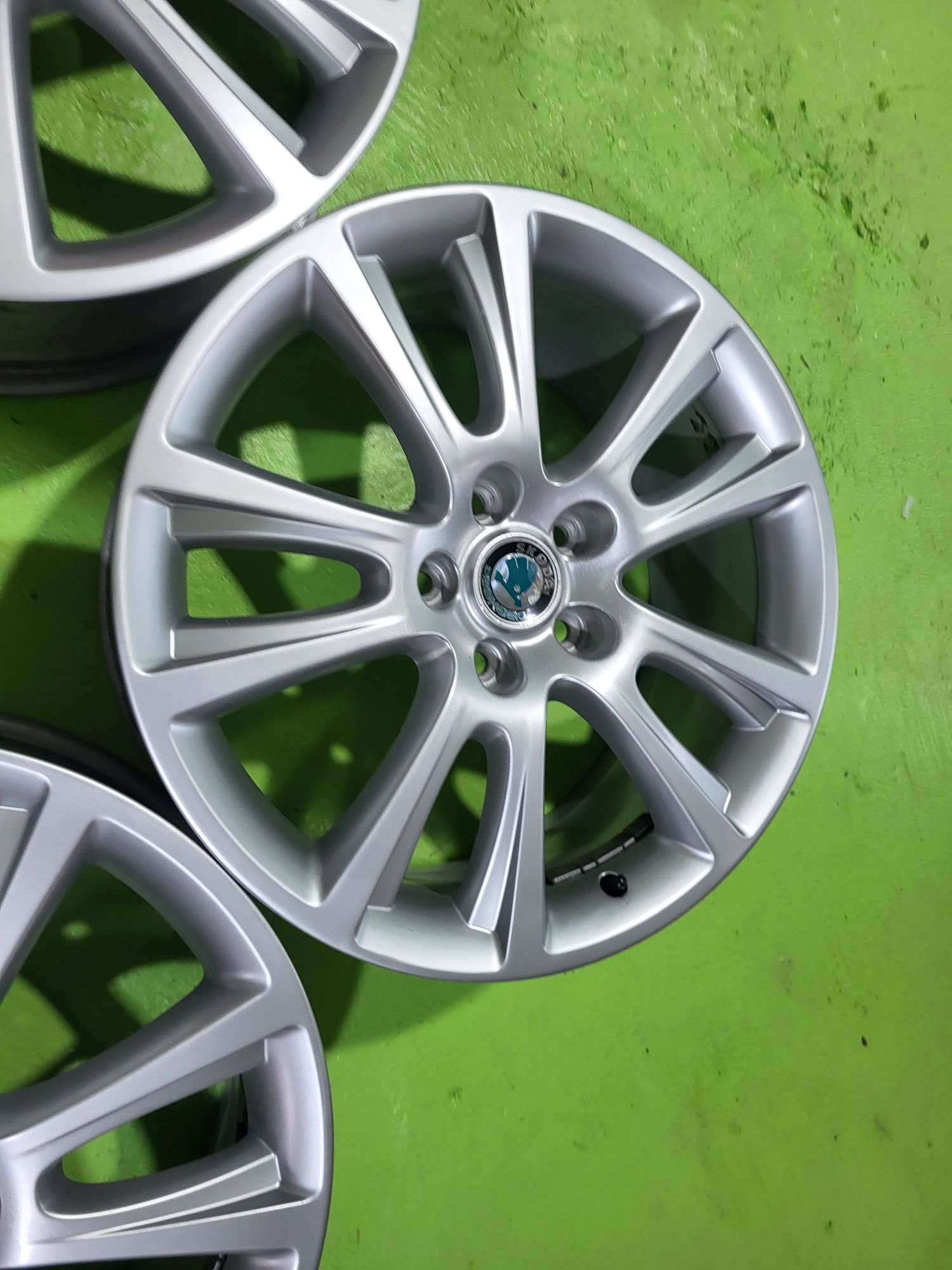 18 5x112 Skoda лети джанти 5х112 шкода