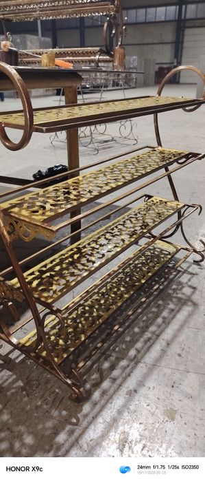 Sifatli mahsulot yangiyol boʼylab dastafka bor