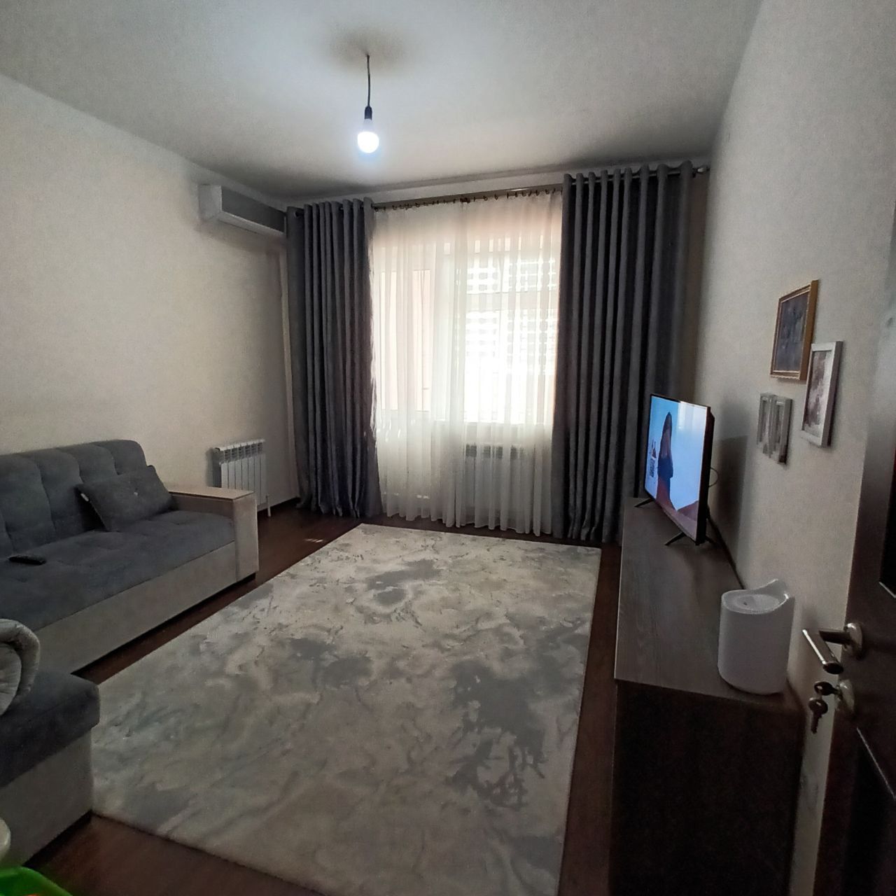 В Янгихаётском районе продаётся 2-х комнатная квартира