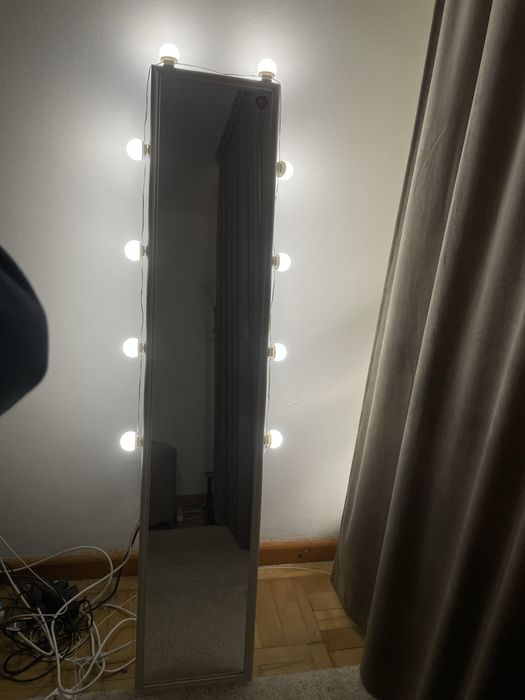 Vand oglinda ! 150cm inălțime 30 lățime cu 3 moduri diferite de lumini