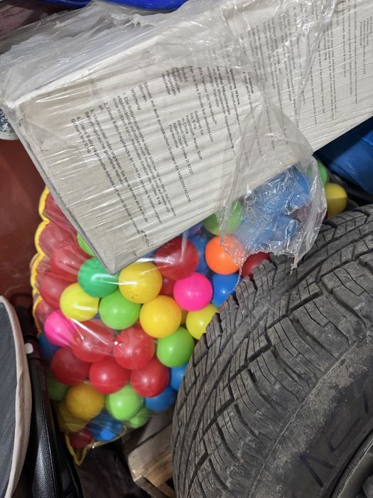 Продам бассеин с шариками