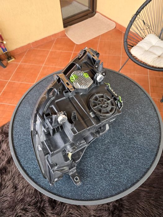 Vand far dreapta bmw seria 7 BMW LED