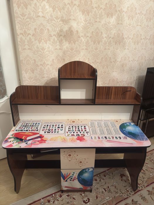 Pismennaya parta dlya shkolnikov