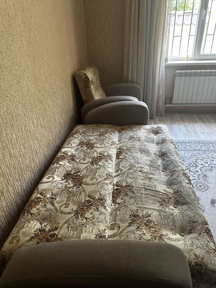 Диван (раскладной) с 2 креслами