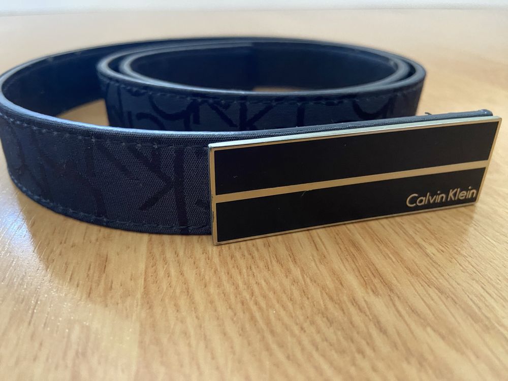 Колан Calvin Klein, черен със златно