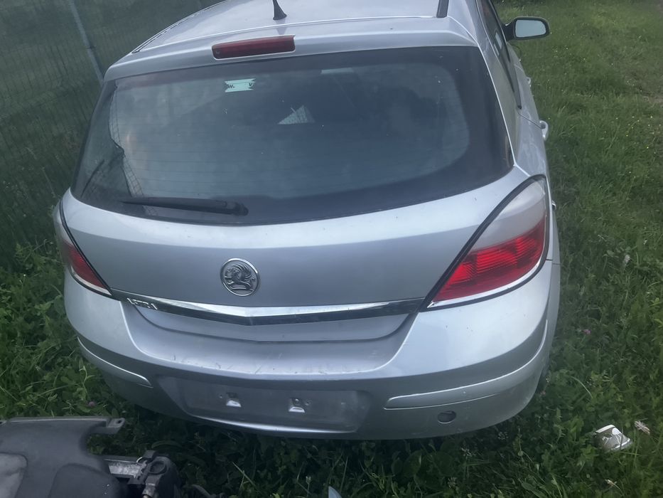 Triple astra h hatchback