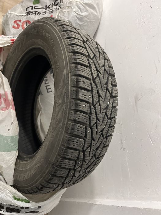 Продам шины Nokian R15 в хорошем состояний шипы все на месте