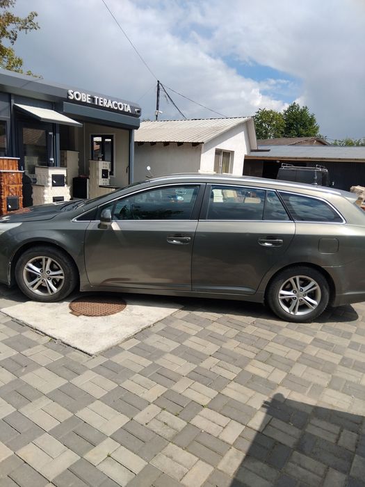 Vand Toyota Avensis Break 2009, stare buna