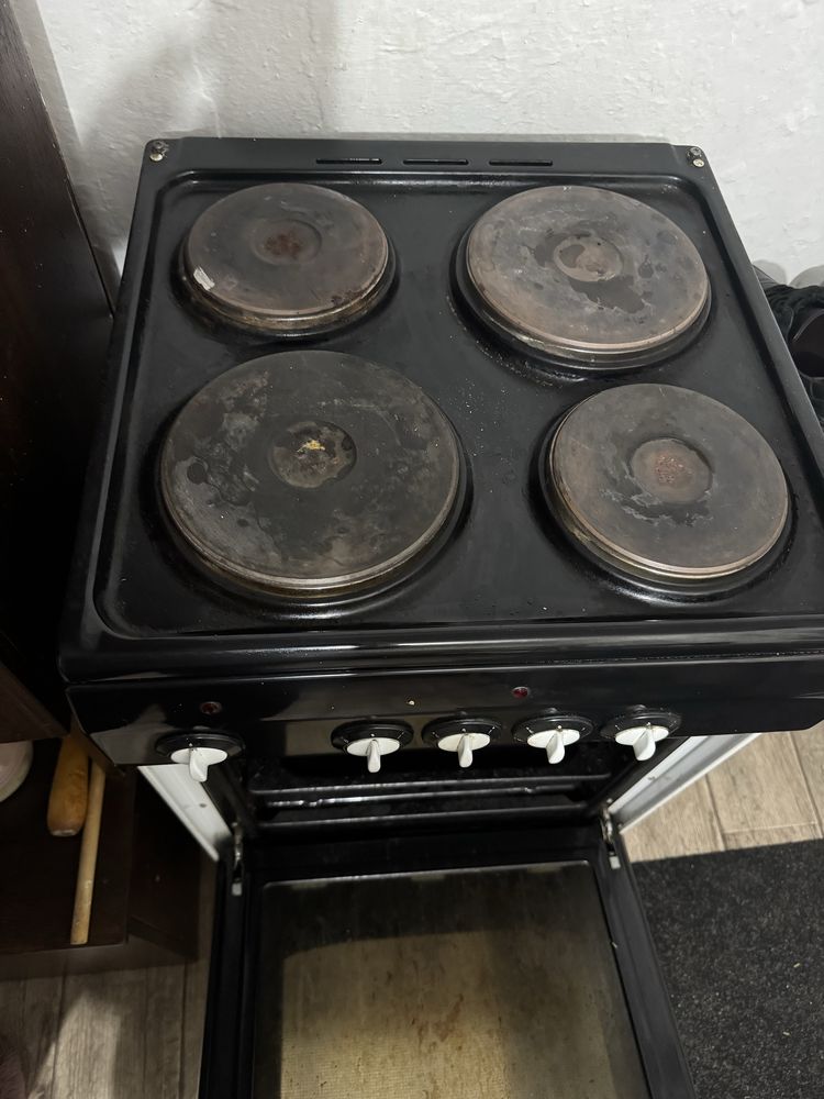 Продам электро плоиту