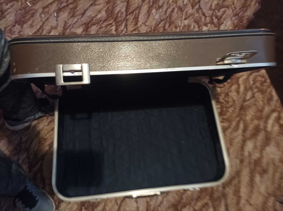 Стар куфар от СОЦ-а