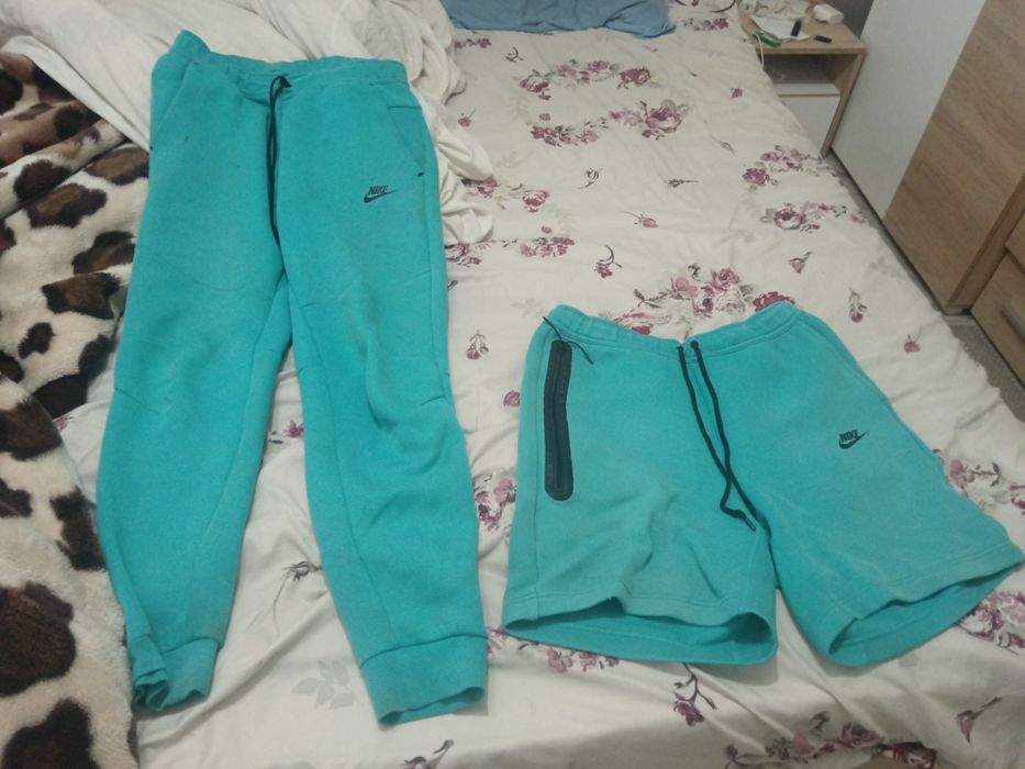 Vand Nike tech pantalon lung plus scurt