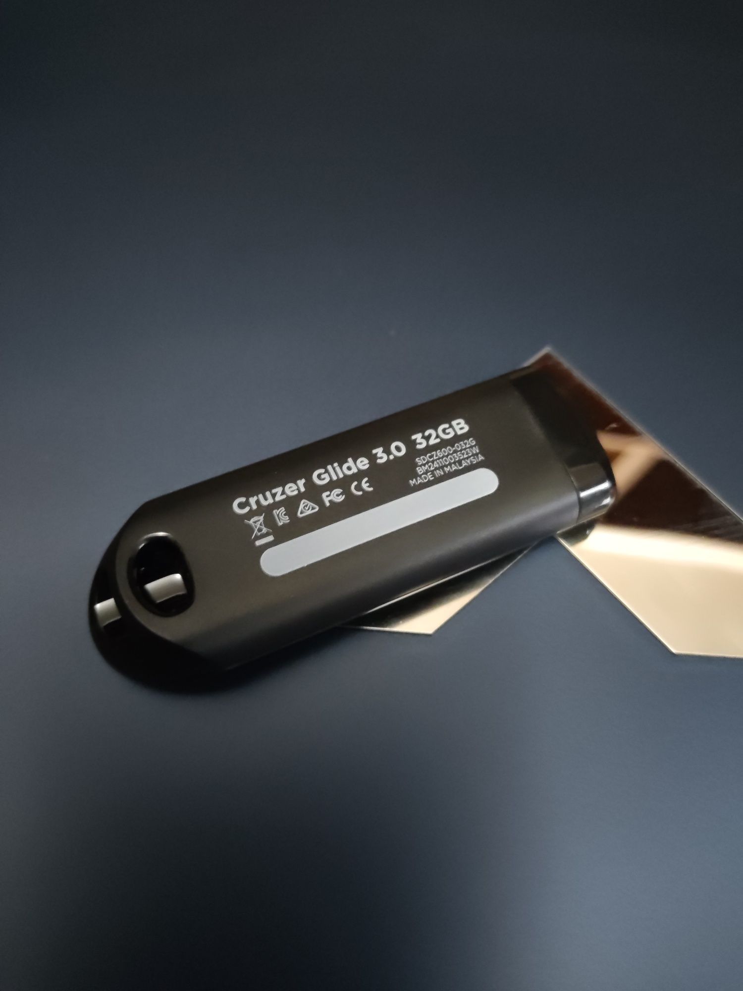 Флешка SANDISK 32 гб