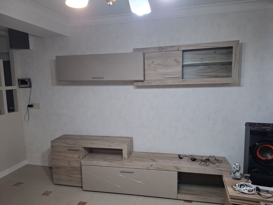 Biblioteca mobila living