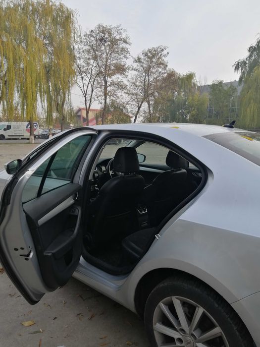 Dezmembram Skoda Octavia 3