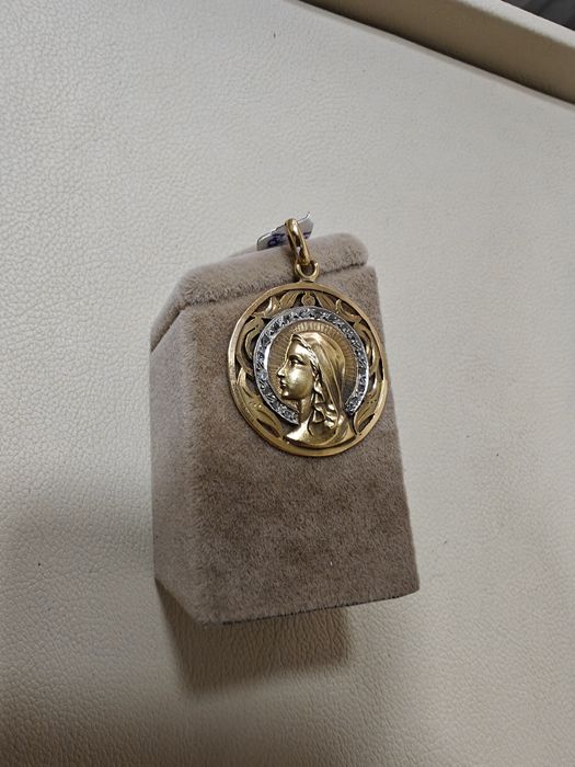 Medalion/pandantiv/iconita Maica Domnului 6.87gr 18k cu diamante (r)