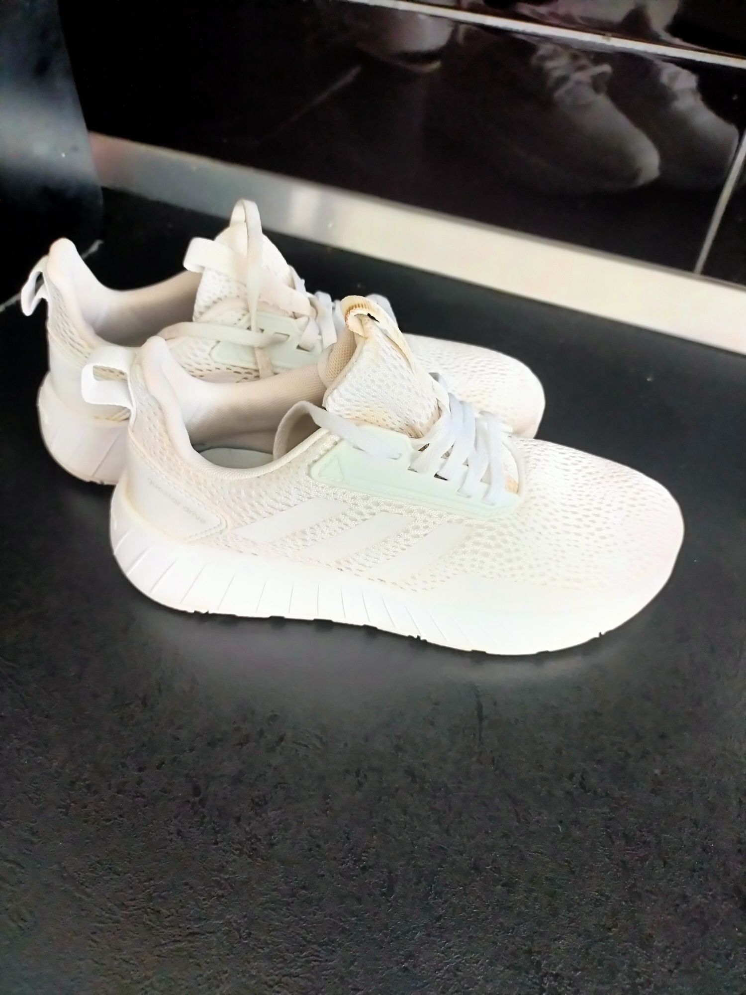 Adidași Adidas originali mărimea 36