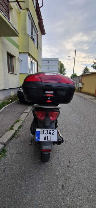 Scuter Malaguti Centro 125  poate fi condus si cu categoria B