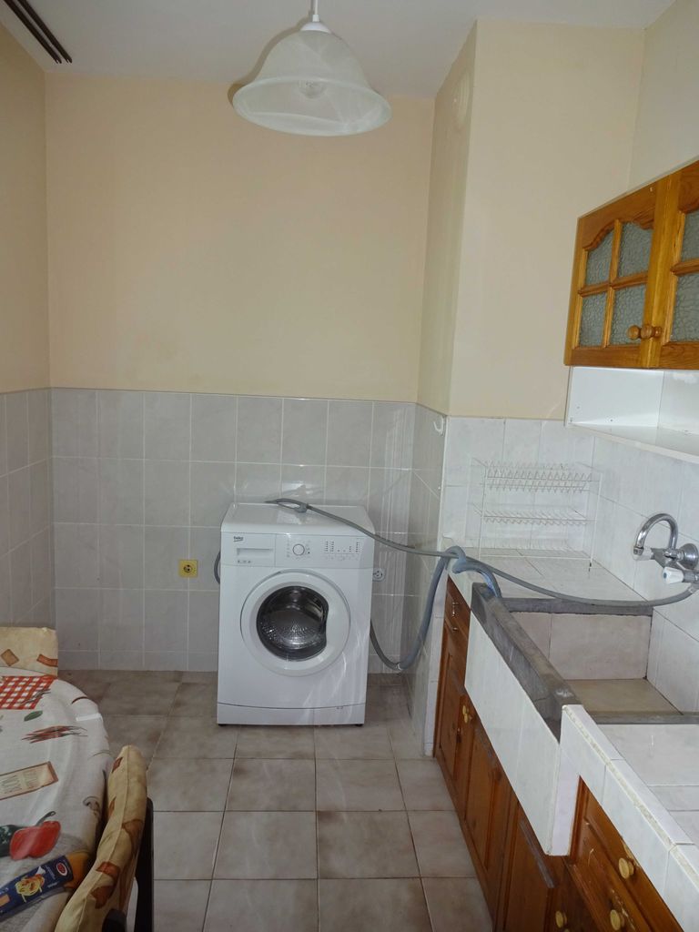 Дава се под наем Двустаен апартамент в Варна, Възраждане 3 - 48 кв.м за 229.5 € - Снимка #2