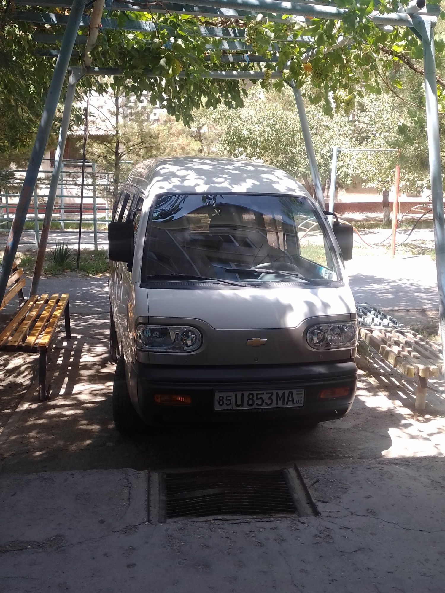 Damas uta srocni sotiladi!!!