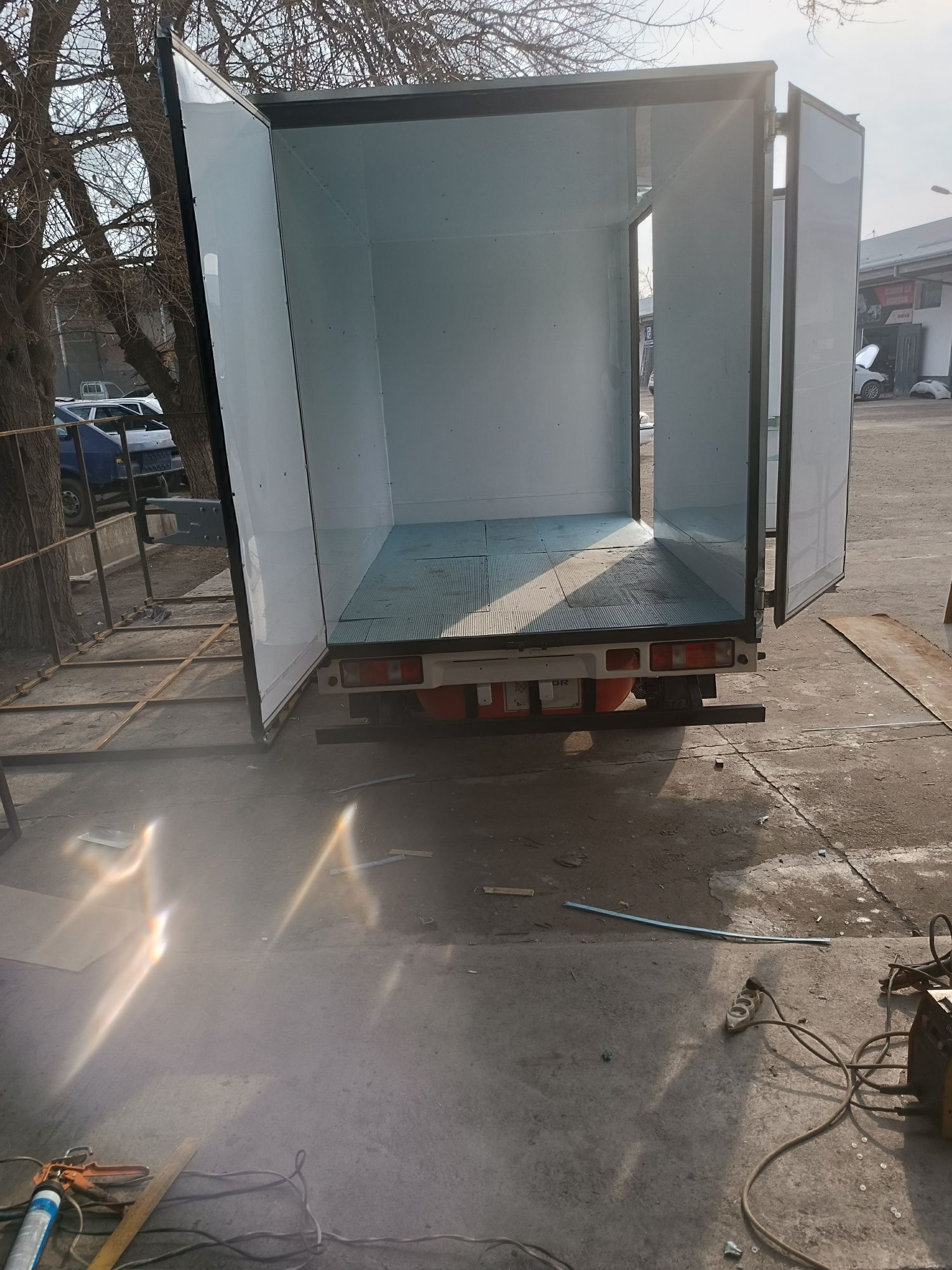 Avto_tent_ustanofka