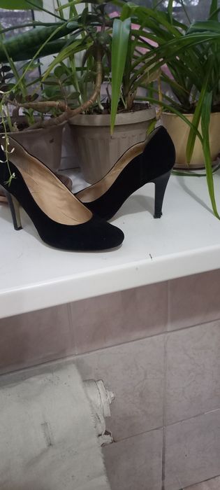 Продам женские  туфли