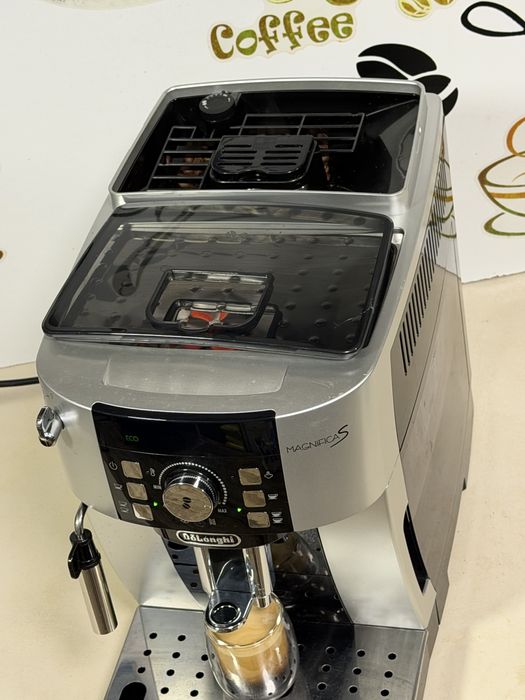 Кафемашина кафе автомат delonghi magnifica S с гаранция
