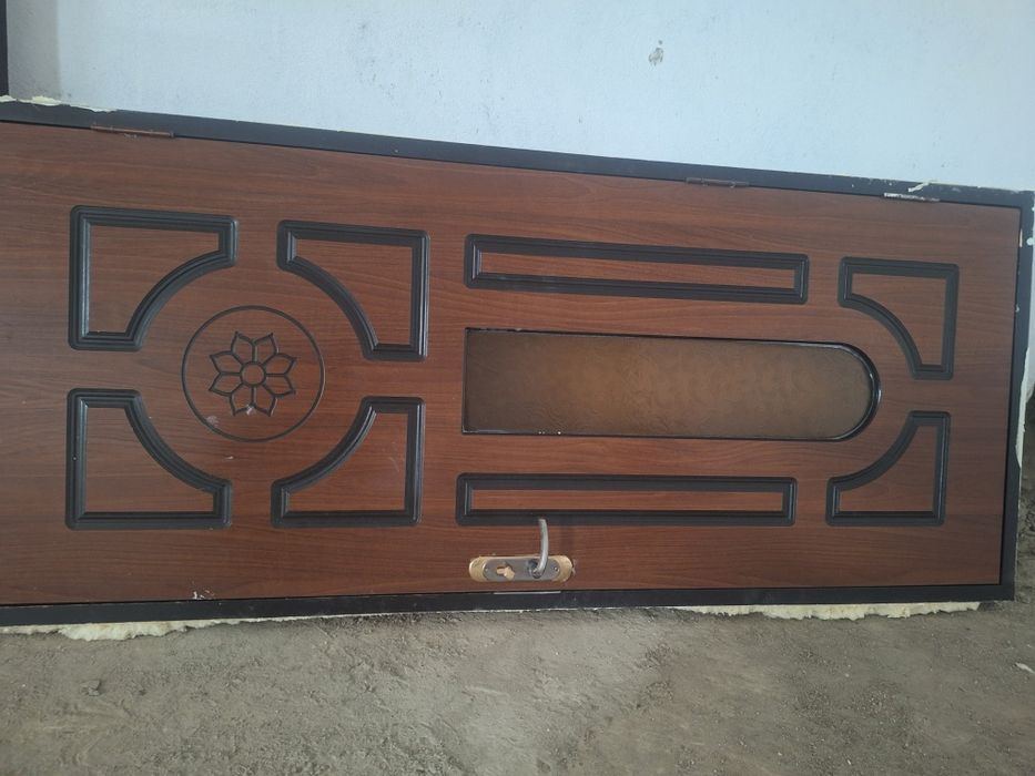 Уй ичига урнатиладиган ешик сифати зур замок калитлари билан