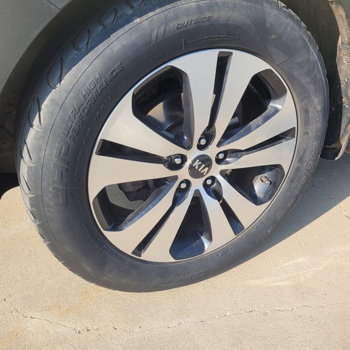 Vând 4 jante kia