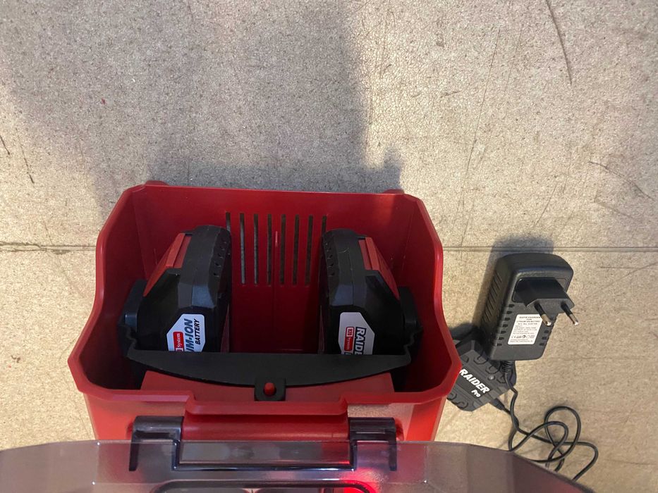 Шлайфмашина за стени и тавани 950W Ø180mm 2LED RD-DS09/ R20 Помпа 40V