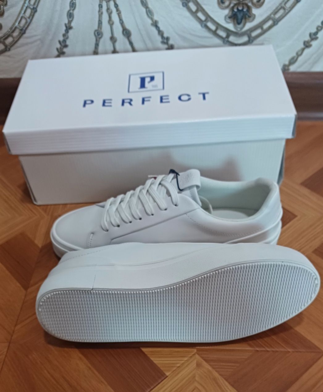 Krasovka. Pull&bear. Razmer 40