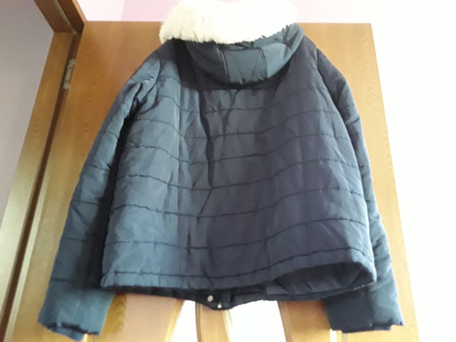 Vând Geacă Damă cu Glugă si Blăniță Mărimea XL