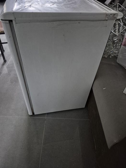 Йй  халадилник сотилади