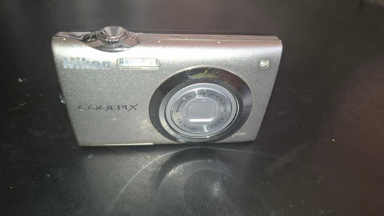 Nikon Coolpix S4000: ултра компактен фотоапарат Тъчскрин, 4x zoom клип