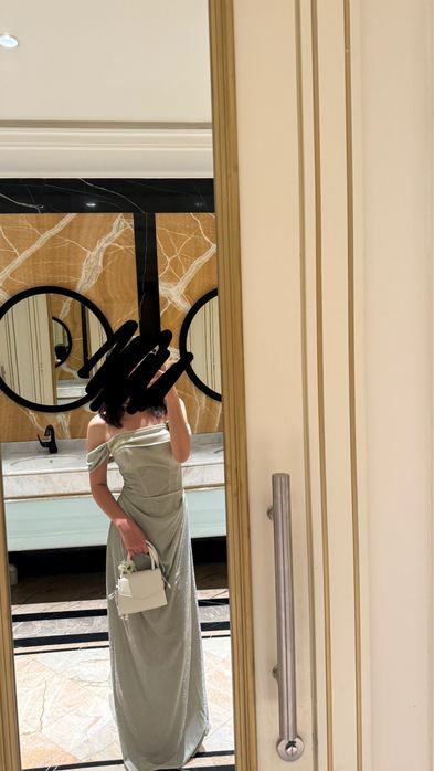 Вечернее платье со шлейфом