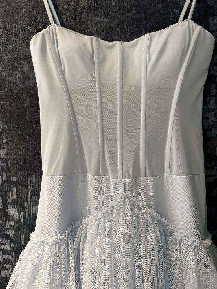 Продавам нова рокля BCBGMAXAZRIA размер 4/М