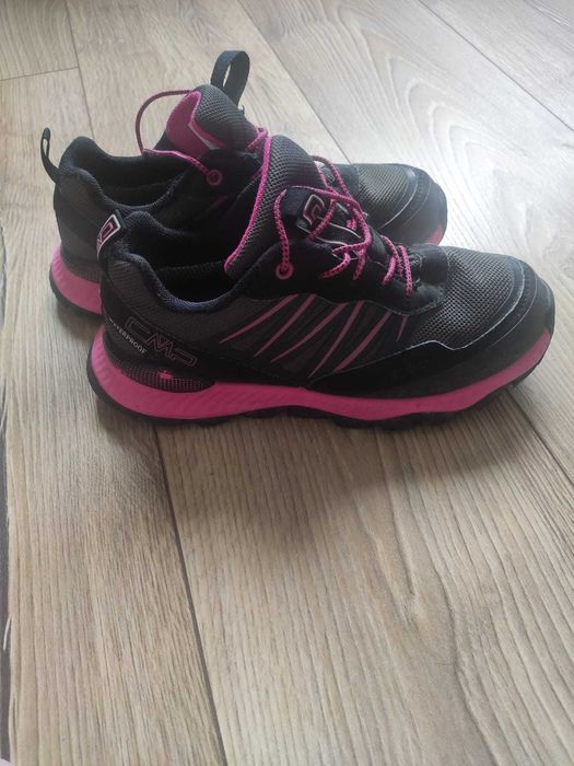 Papuci sport/adidasi CMP pentru fete, marimea 33