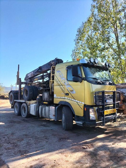 Camion forestier VOLVO