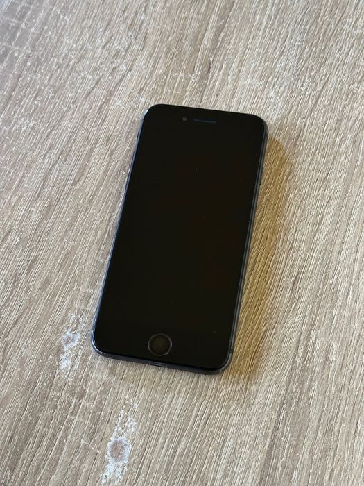 Iphone 8 64 GB BH 76%