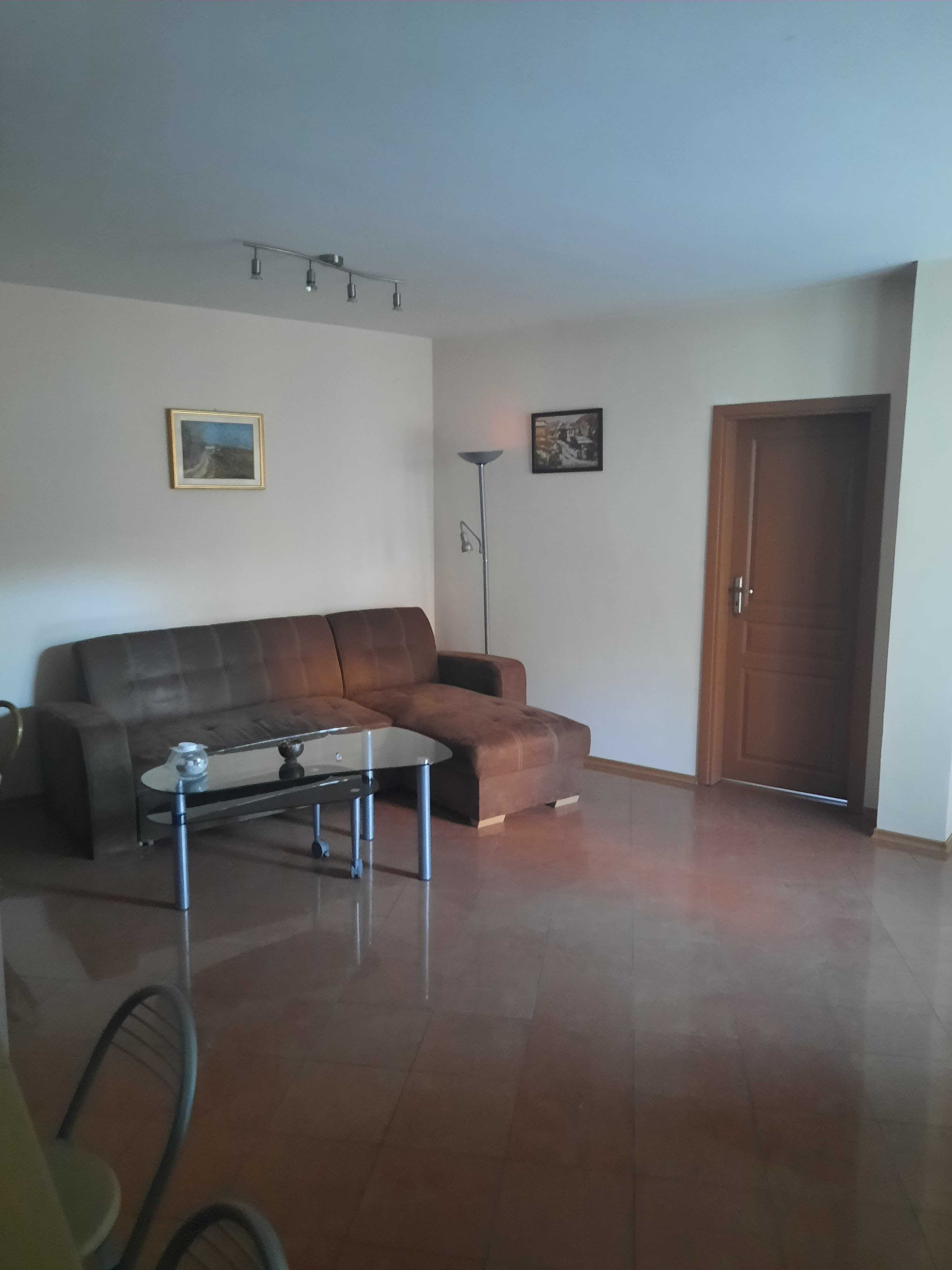 Продавам отличен 3 стаен Апартамент в гр. Пловдив срещу Новотела !