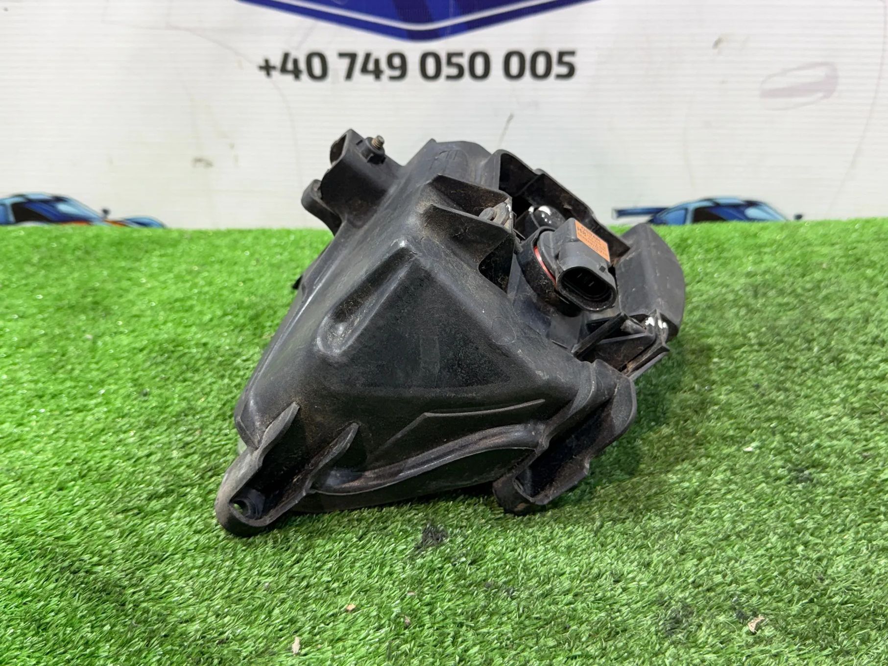 PROIECTOR CEATA FATA DREAPTA KIA SPORTAGE 3 2007 COD OEM 922020Z0 2004-2007