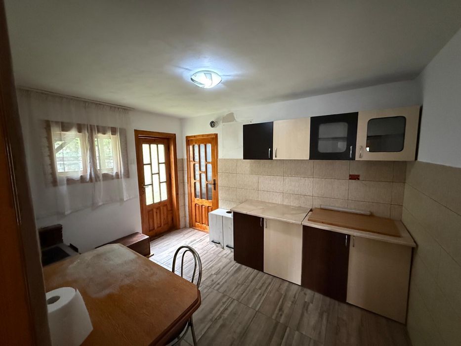 Casa de vanzare 2000mp Tulnici