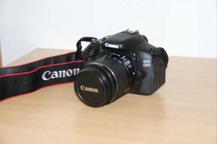 Продам зеркальный фотоаппарат Canon 600d.