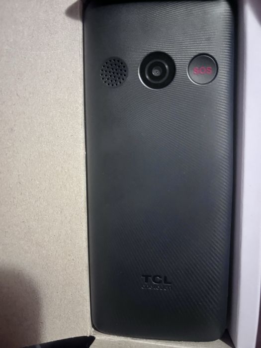 Продавам TCL 4042S