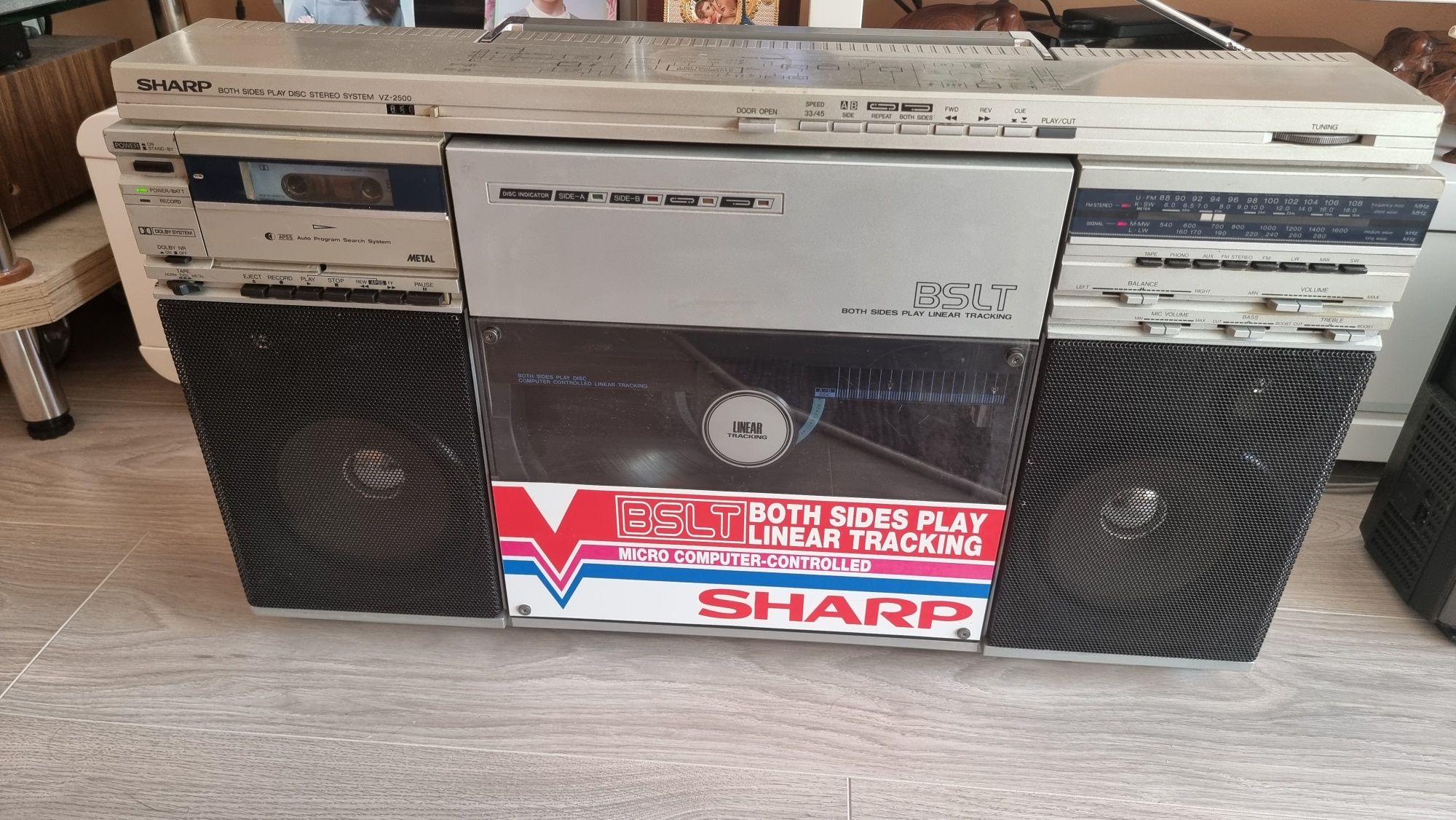 Boombox Sharp  vz 2500