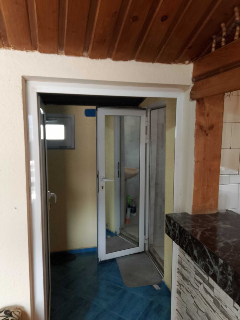 Дава се под наем Етаж от къща в София, в.з. Горна баня - 75 кв.м за 357 € - Снимка #7